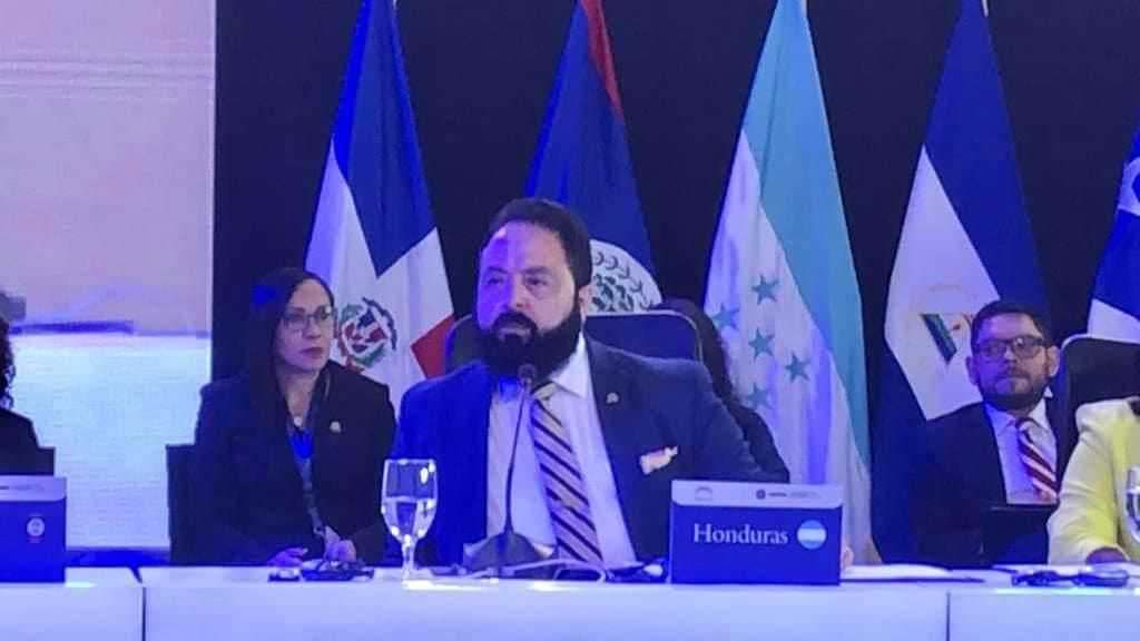 Redondo hace un llamado a la unidad latinoamericana para resolver los problemas de Migración, Seguridad Alimentaria, Medio Ambiente, Comercio y Seguridad